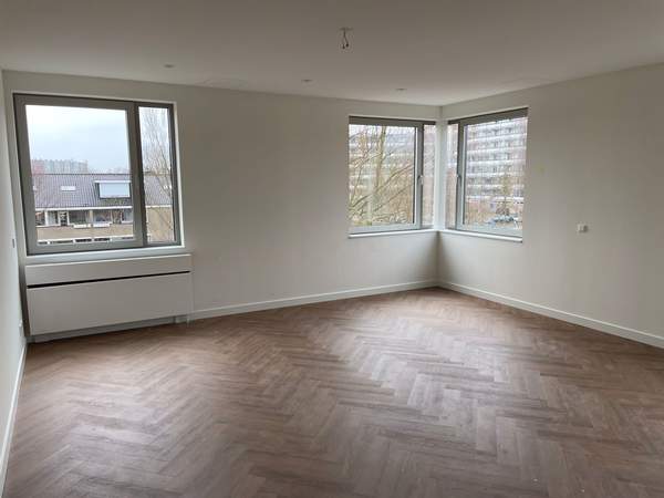 Transformatie J.P. Thijssenlaan Gouda: Binnen- en Buitenrenovatie  Meer dan bouwen