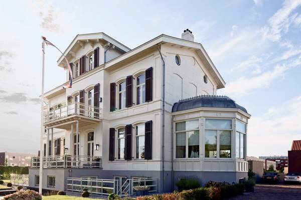 Volledige renovatie van het koetshuis Villa Nuova in Alphen aan den Rijn  Meer dan bouwen