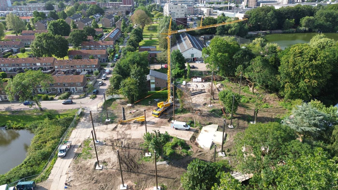 Realisatie gierenvolière bij Vogelpark Avifauna.  Meer dan bouwen