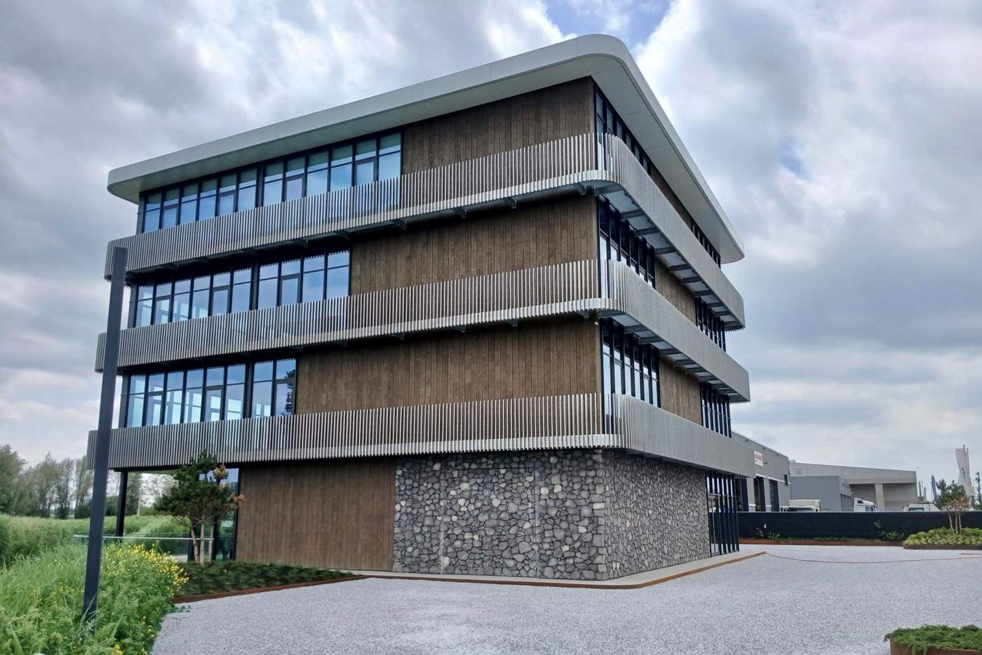 Nieuwbouw bedrijfspand Cebec Beveiligingen BV  Meer dan bouwen