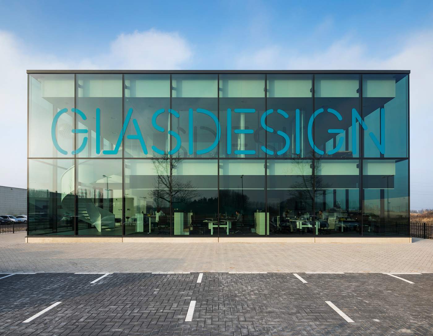 Nieuwbouw bedrijfspand Glasdesign  Meer dan bouwen